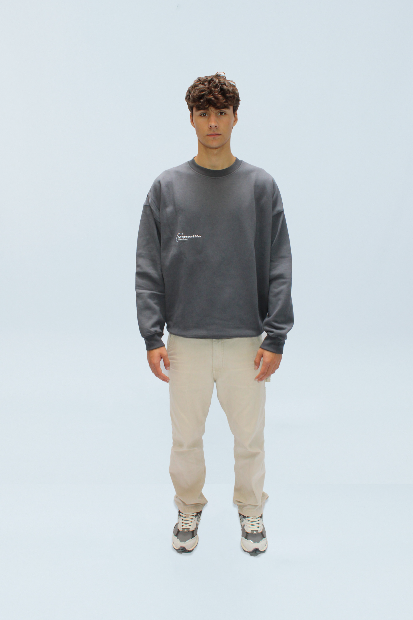 Believers antracit crewneck